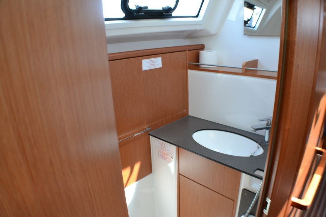 Bavaria Cruiser 37 | Hana