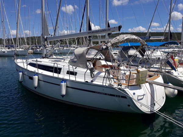 Bavaria Cruiser 37 | Misac
