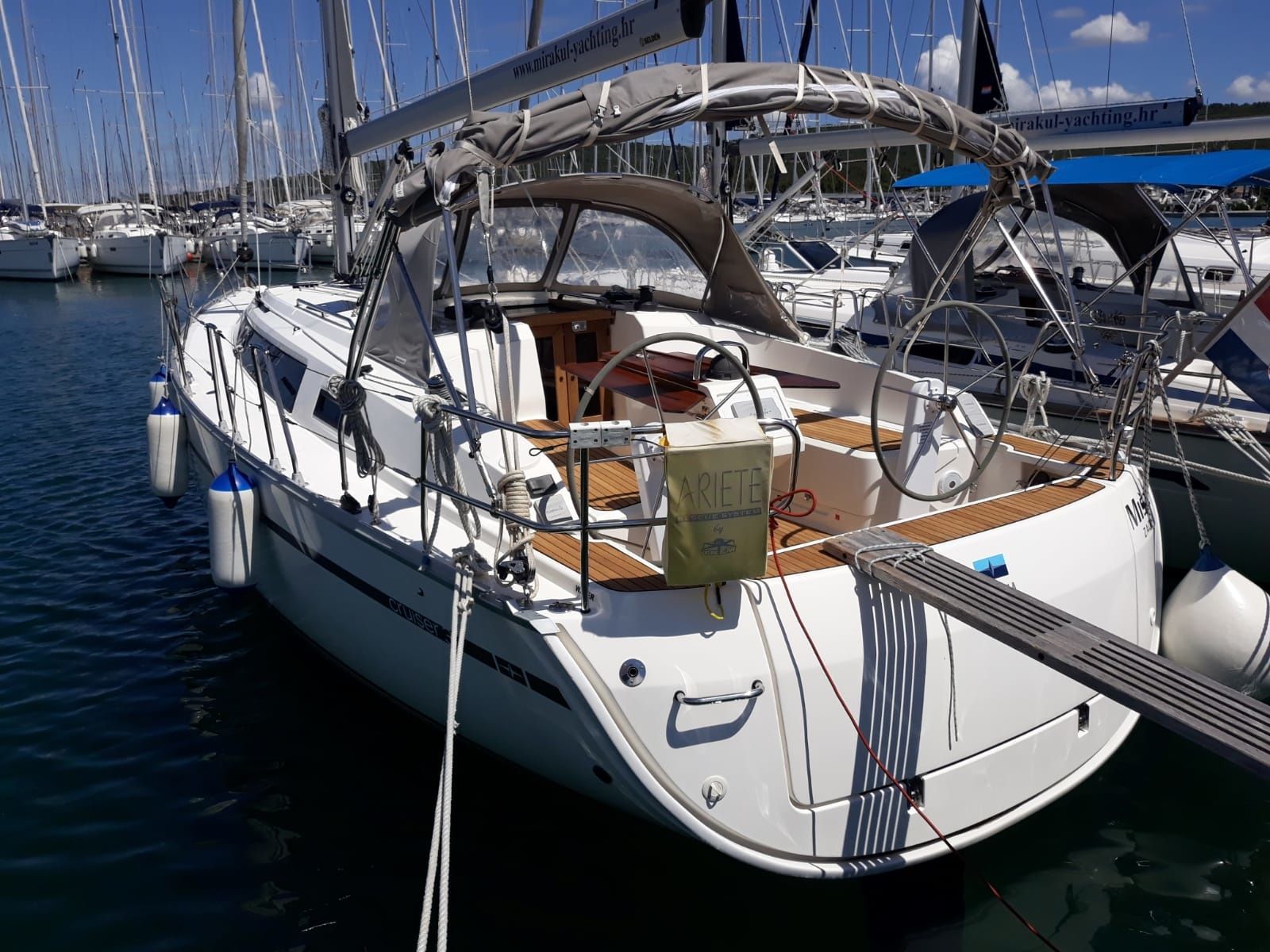 Bavaria Cruiser 37 | Misac