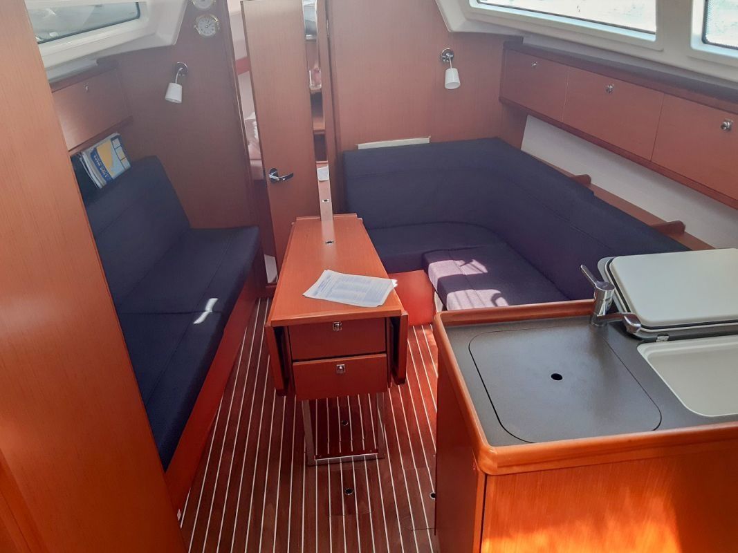 Bavaria Cruiser 34 | Breeze