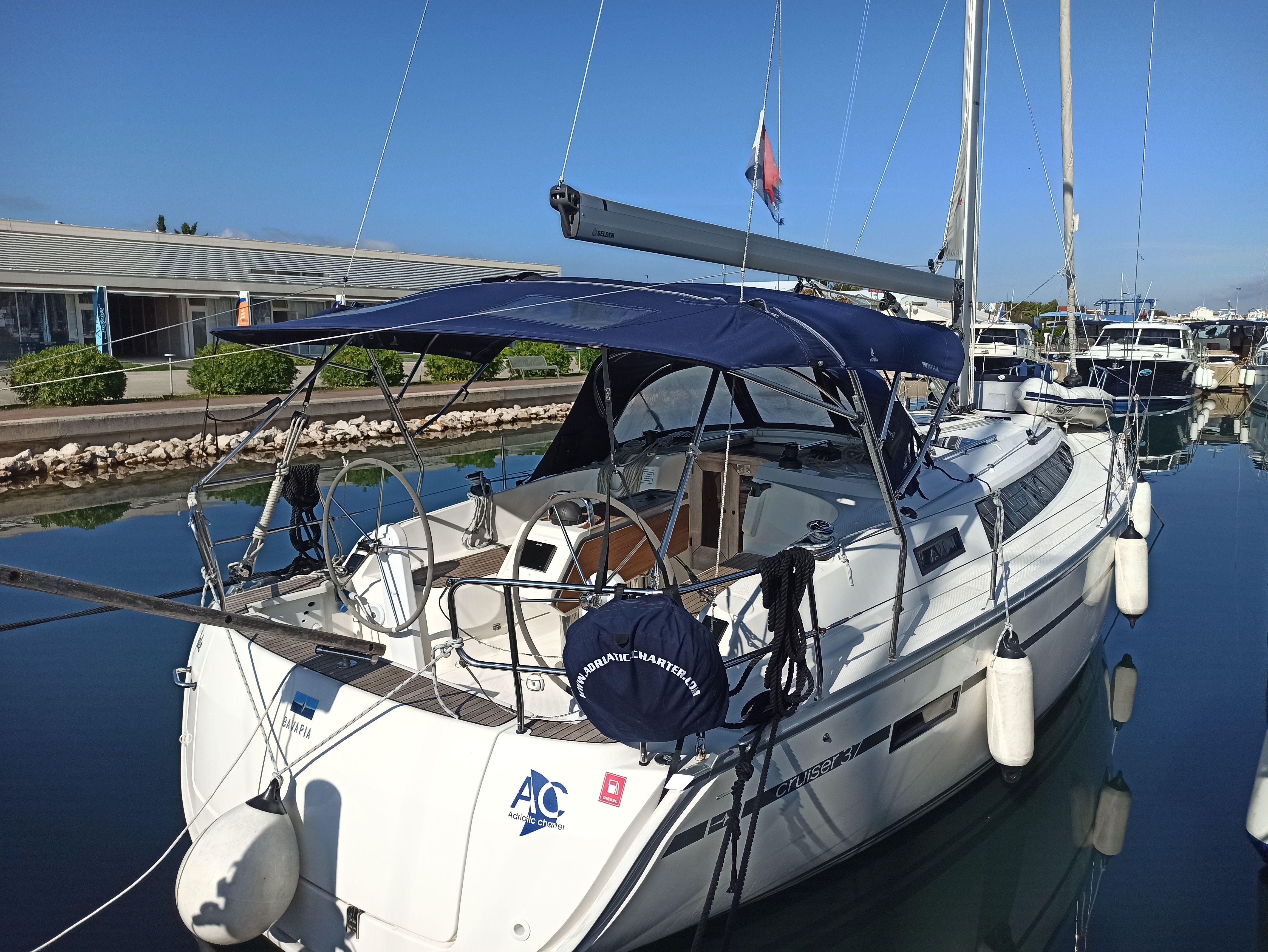 Bavaria Cruiser 37 | Gale