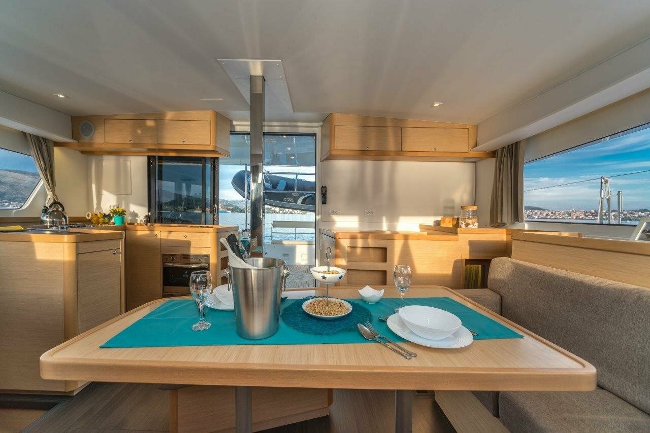 Lagoon 42 | Leggiero