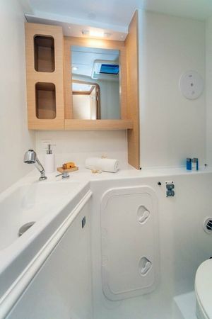 Lagoon 42 | Leggiero