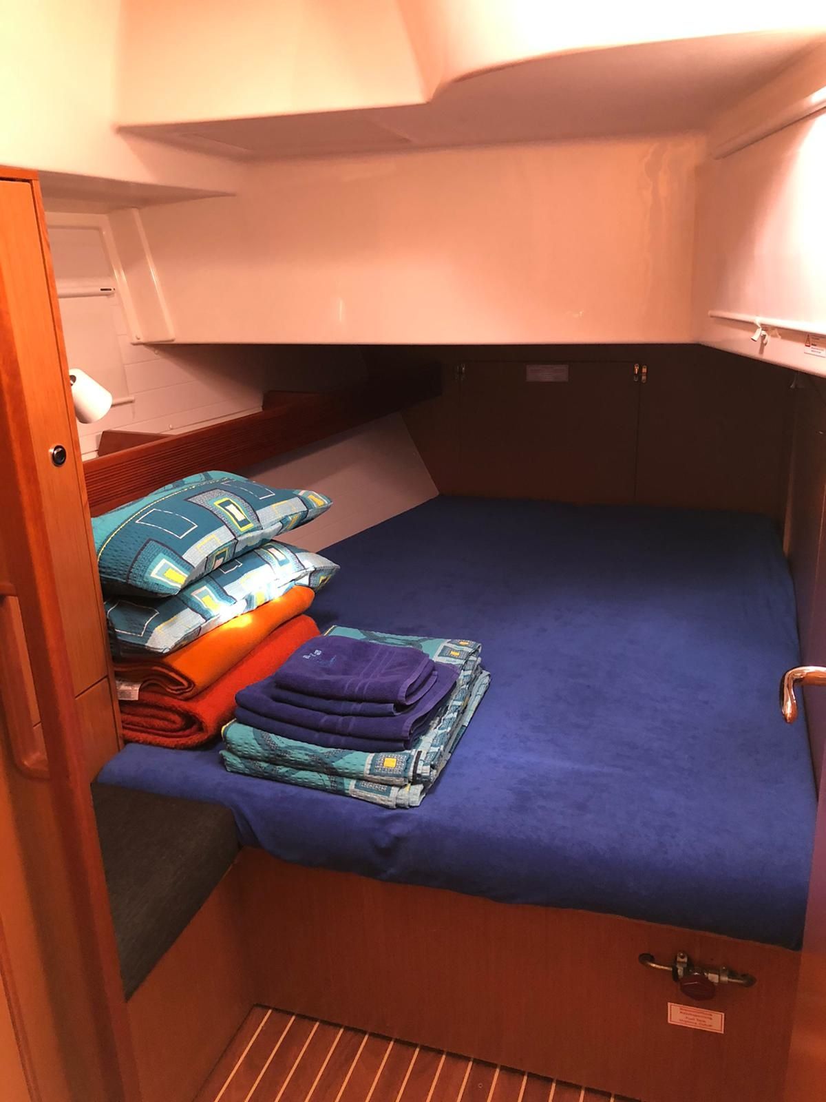 Bavaria Cruiser 45 | Bella Blue