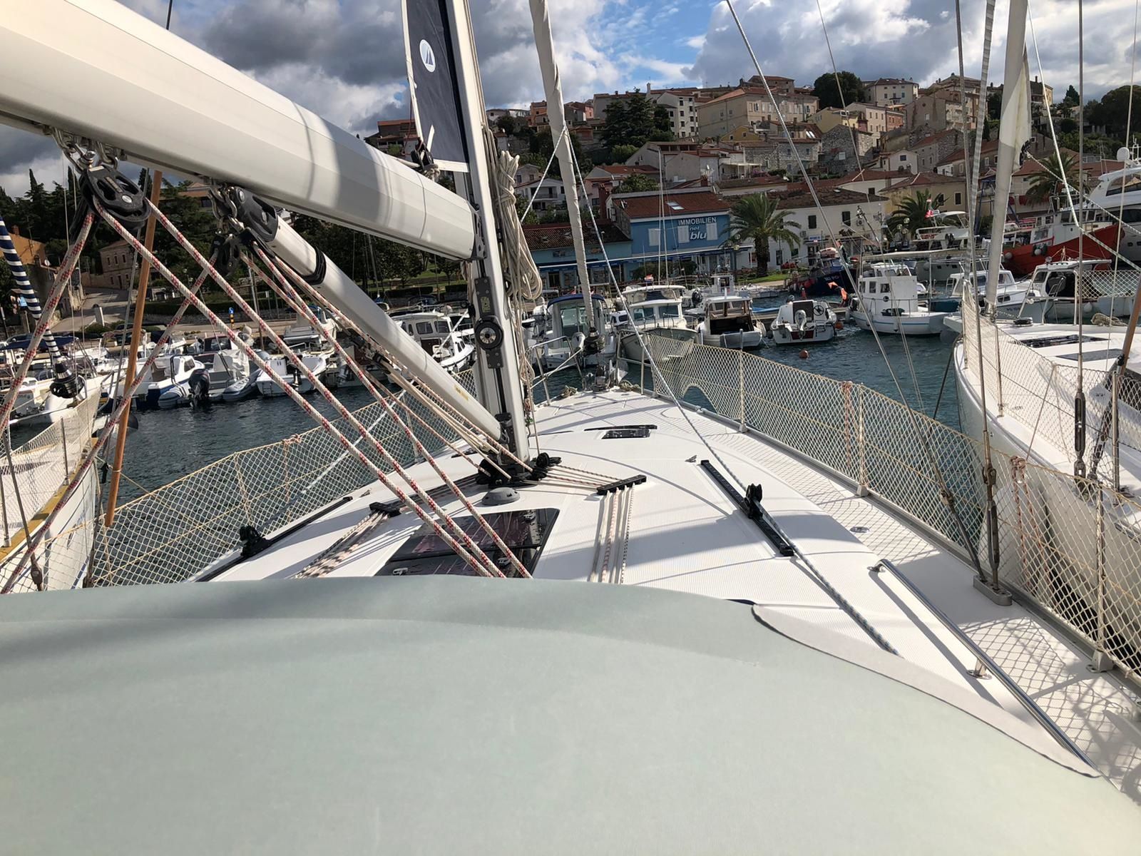 Bavaria Cruiser 45 | Bella Blue