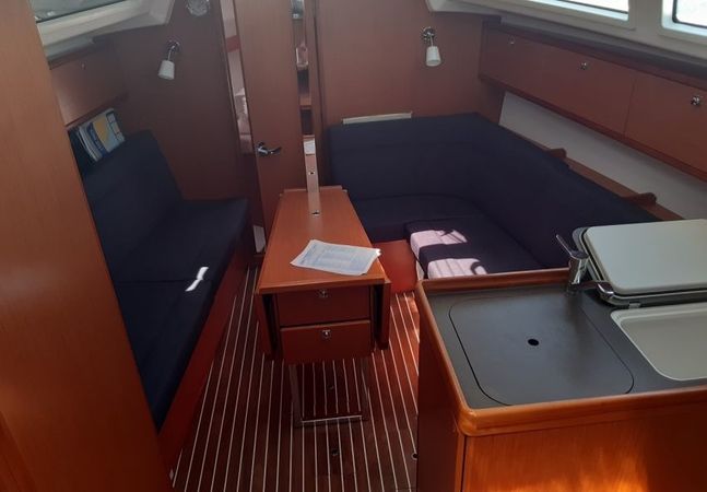 Bavaria Cruiser 34 | Whirl