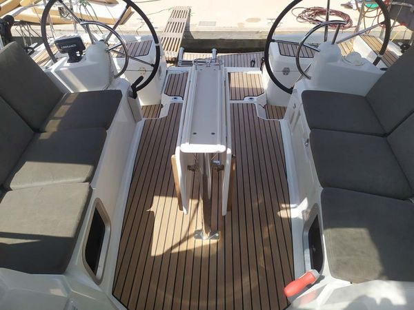 Jeanneau Sun Odyssey 389 | Živjeli