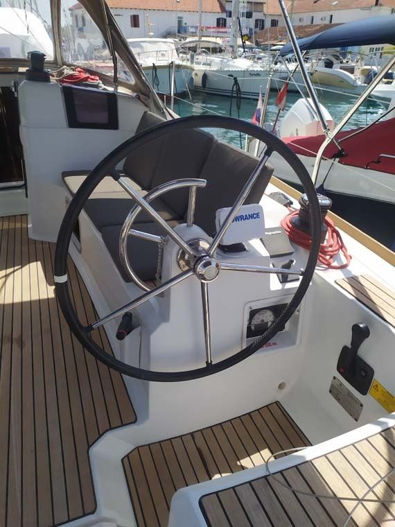 Jeanneau Sun Odyssey 389 | Živjeli