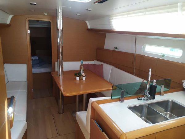 Jeanneau Sun Odyssey 389 | Živjeli