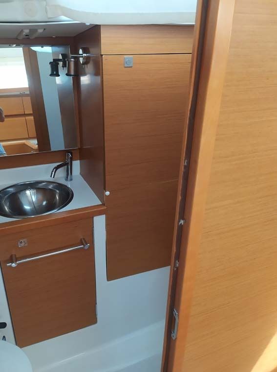 Jeanneau Sun Odyssey 389 | Živjeli