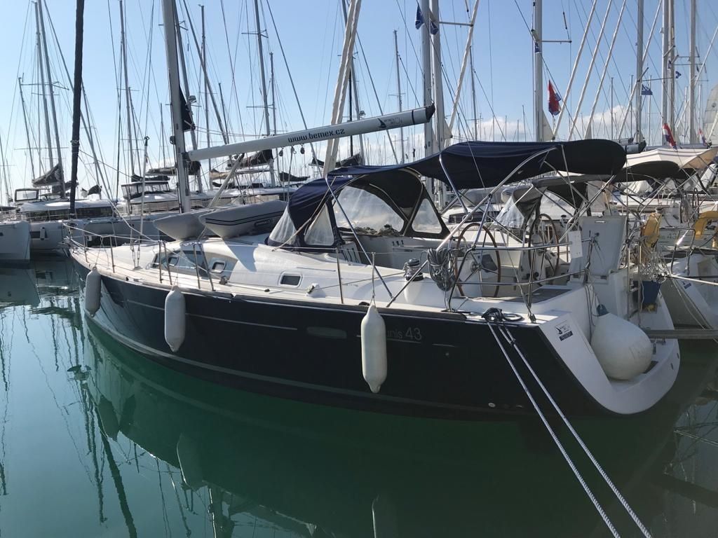 Beneteau Oceanis 43 | Blue Star 2