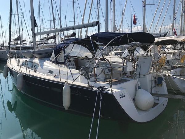 Beneteau Oceanis 43 | Blue Star 2