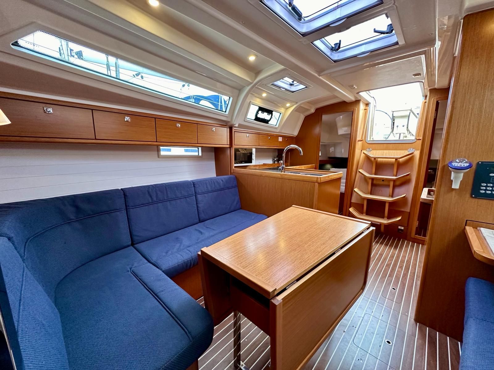 Bavaria Cruiser 37 | Maestral