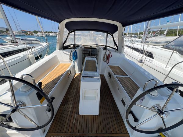 Beneteau Oceanis 38 | Felina