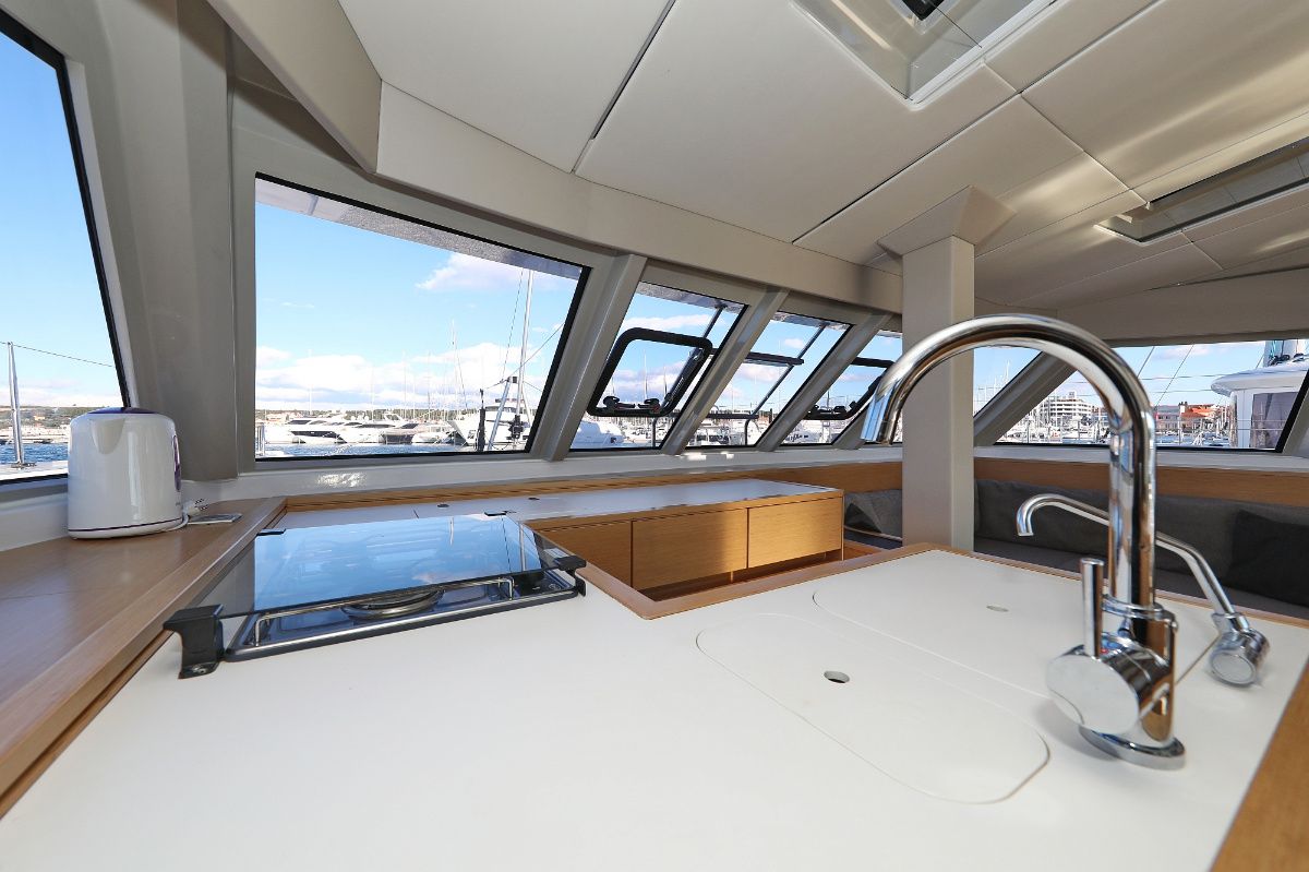 Nautitech 46 Fly | Alphabeta