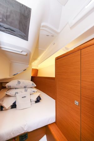 Jeanneau Sun Odyssey 349 | Polly Fun