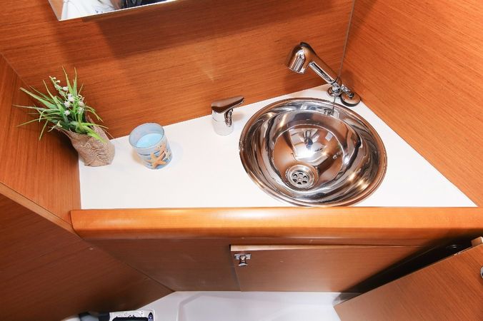 Jeanneau Sun Odyssey 349 | Polly Fun