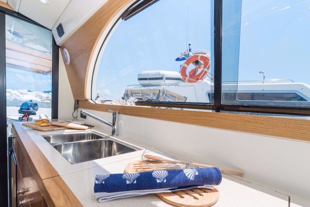 SAS Vektor Adriana 36 | Mira