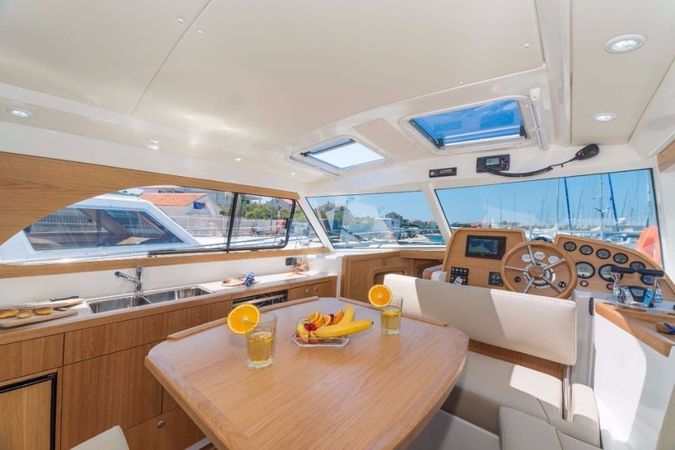 SAS Vektor Adriana 36 | Mira