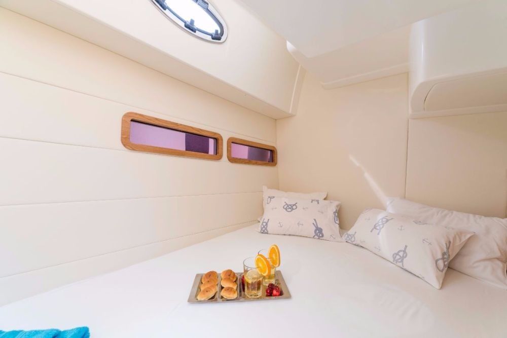 SAS Vektor Adriana 36 | Mira