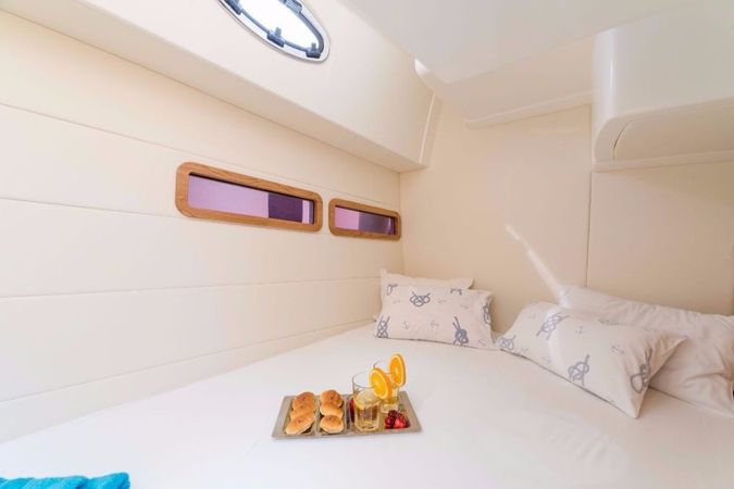 SAS Vektor Adriana 36 | Mira