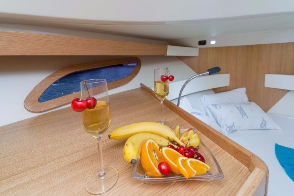 SAS Vektor Adriana 36 | Mira