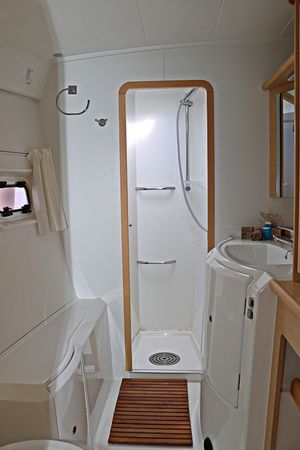 Lagoon 421 | Happiness