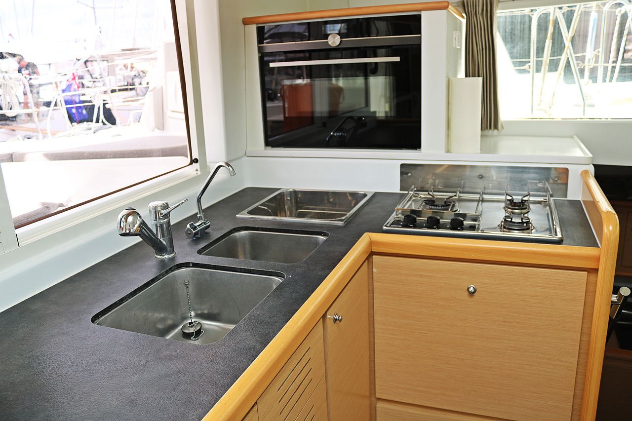 Lagoon 421 | Happiness