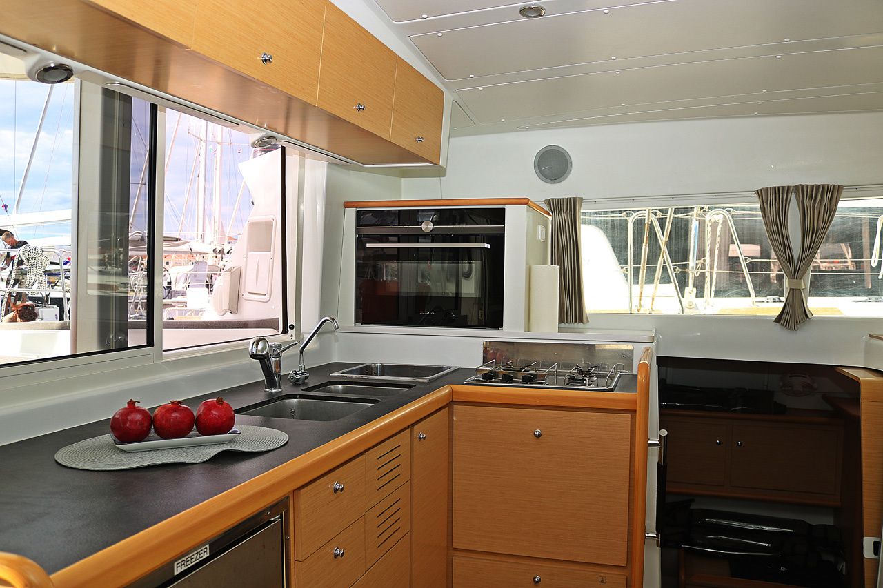 Lagoon 421 | Happiness