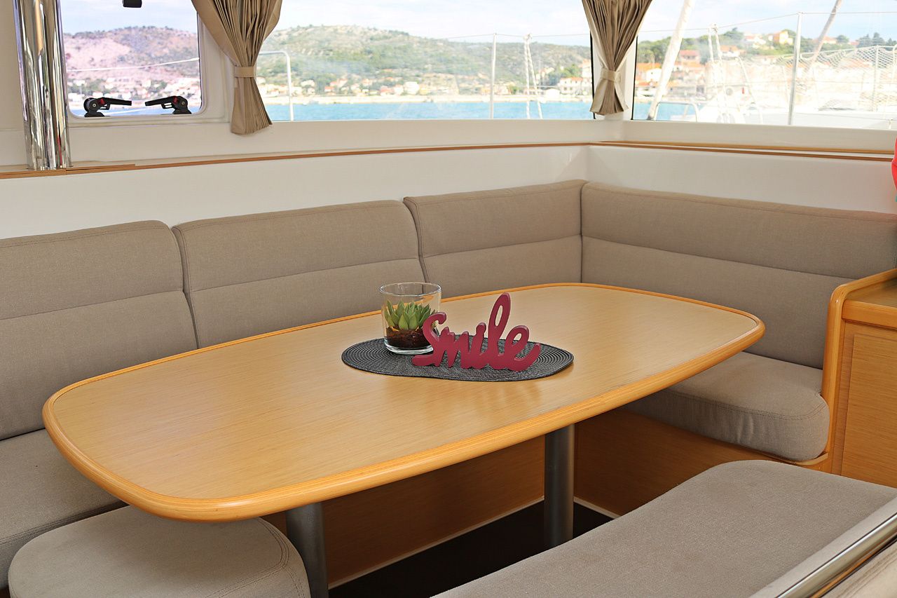 Lagoon 421 | Happiness