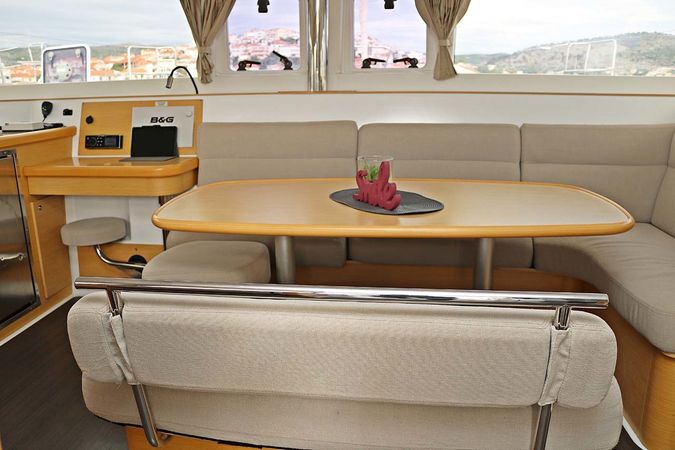 Lagoon 421 | Happiness