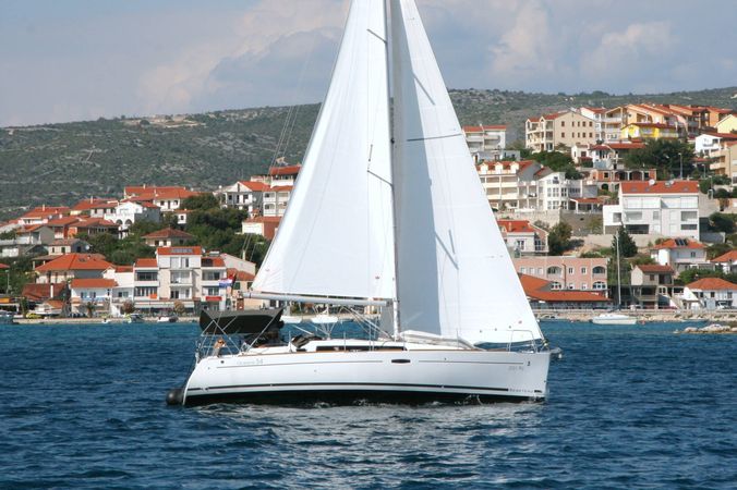 Beneteau Oceanis 34 | LL Skyhawk