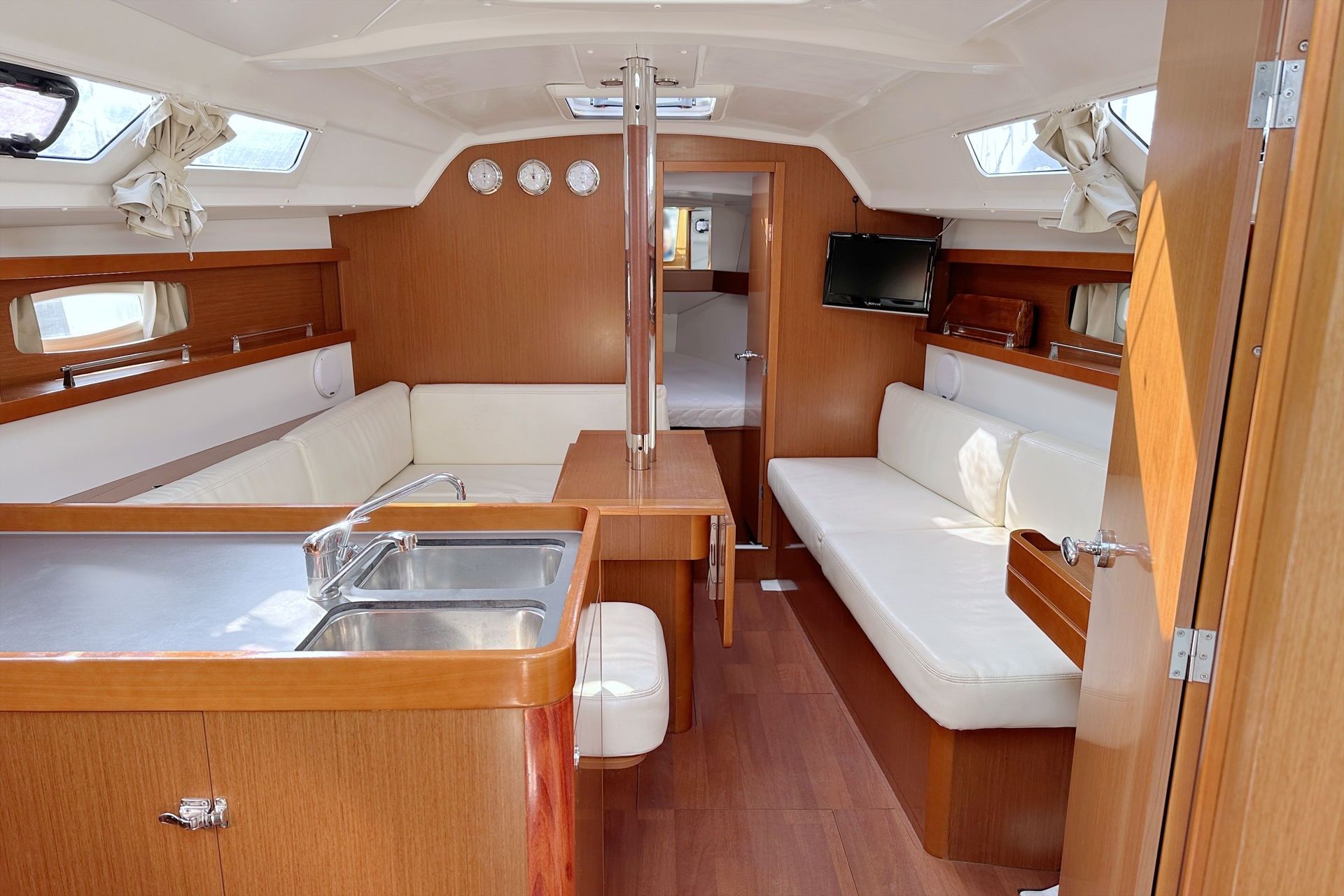 Beneteau Oceanis 34 | LL Skyhawk