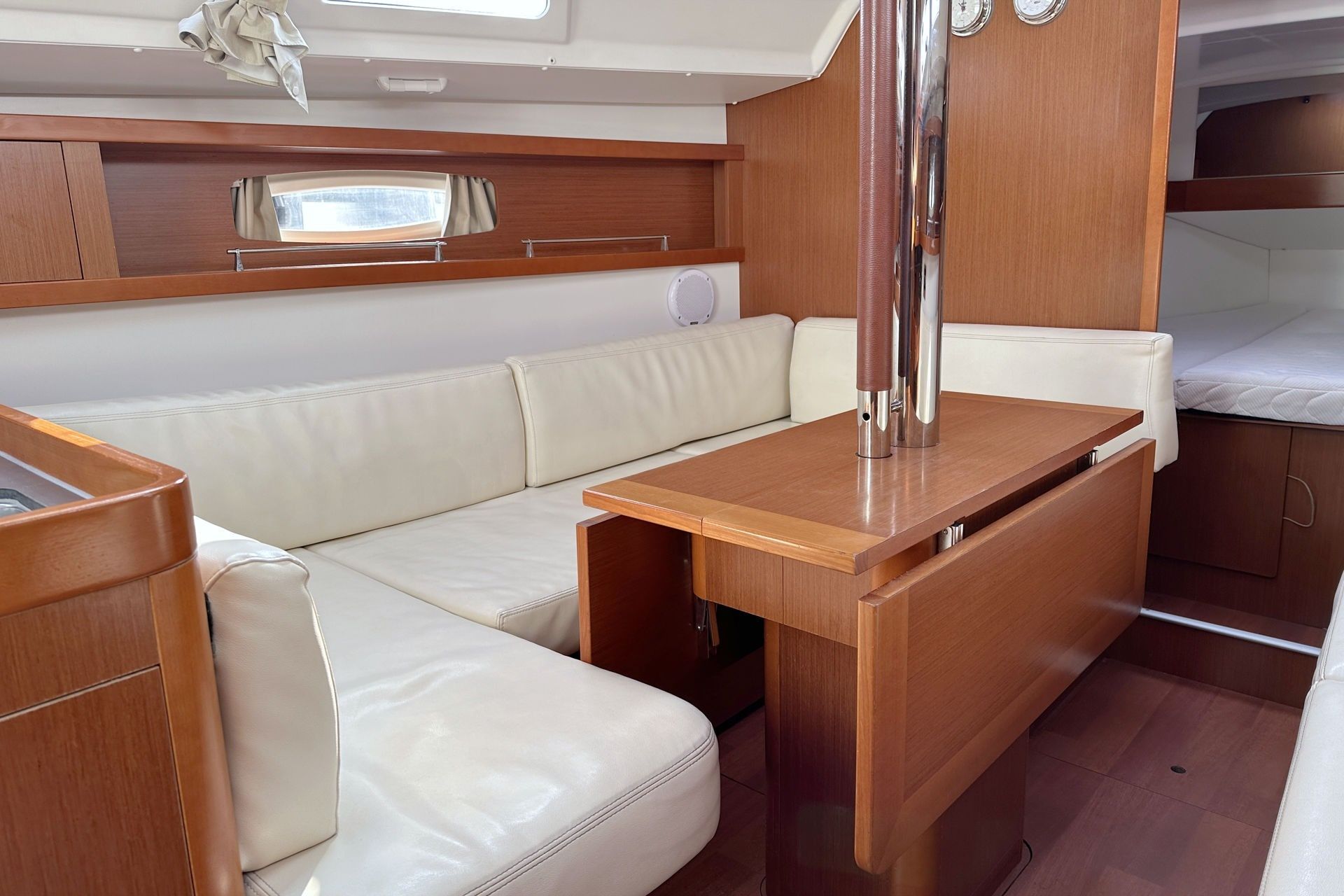 Beneteau Oceanis 34 | LL Skyhawk