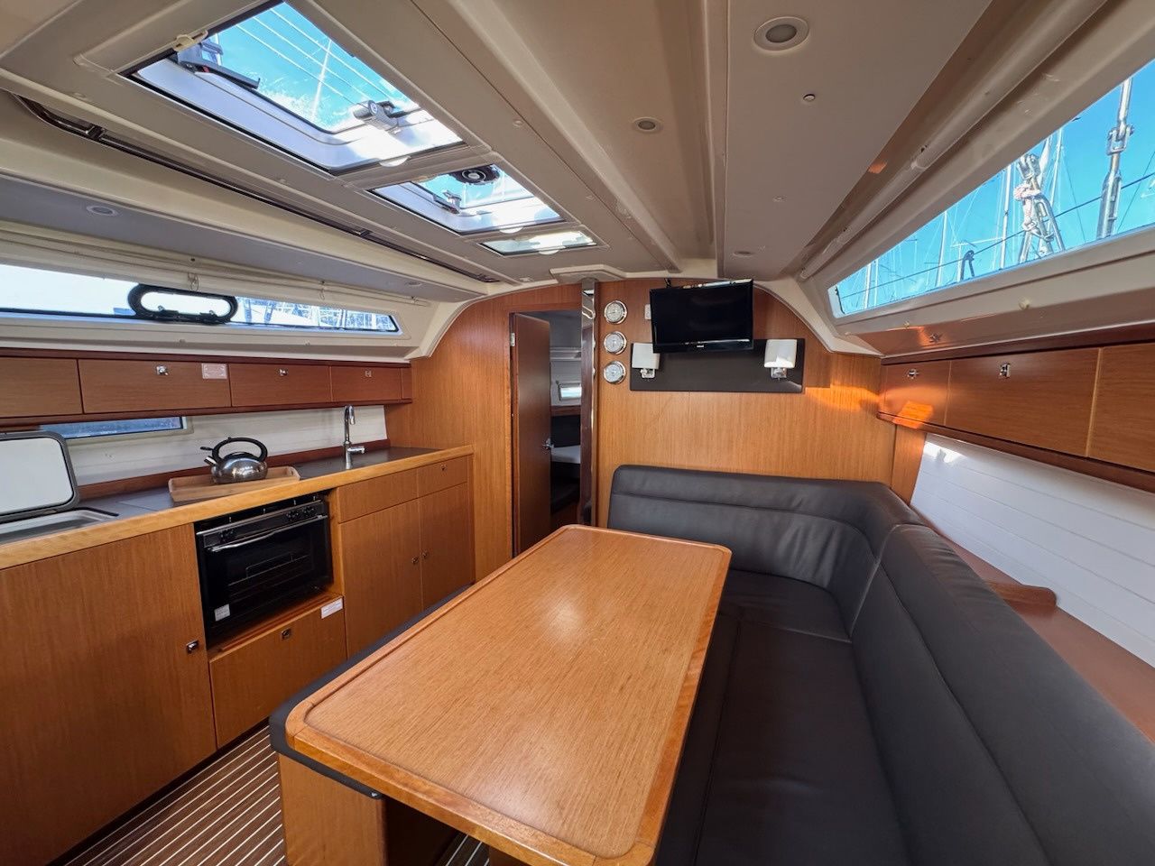 Bavaria Cruiser 41 | Maestral
