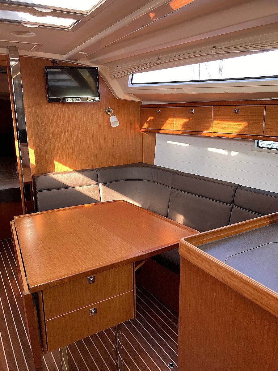 Bavaria Cruiser 37 | Hanni
