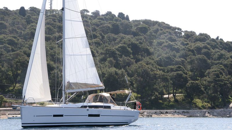 Dufour 382 | Henry