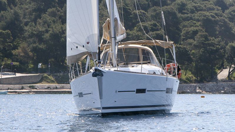 Dufour 382 | Henry