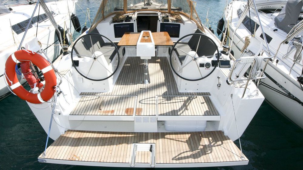 Dufour 382 | Henry