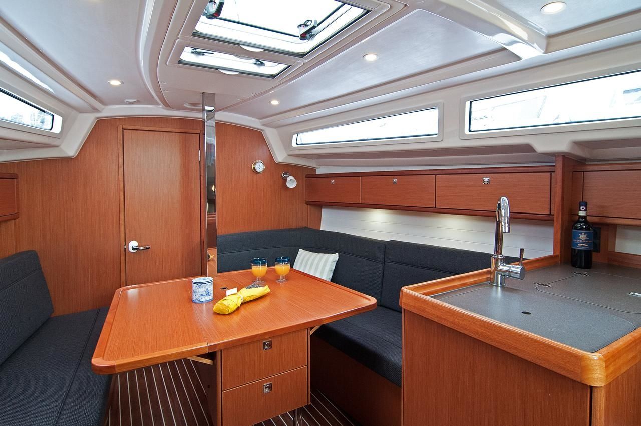 Bavaria Cruiser 33 | Adria Breeze