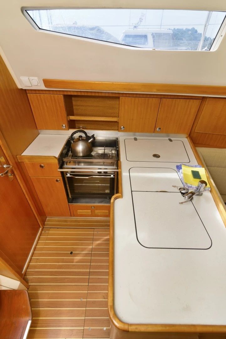 Elan 344 Impression | Amazone