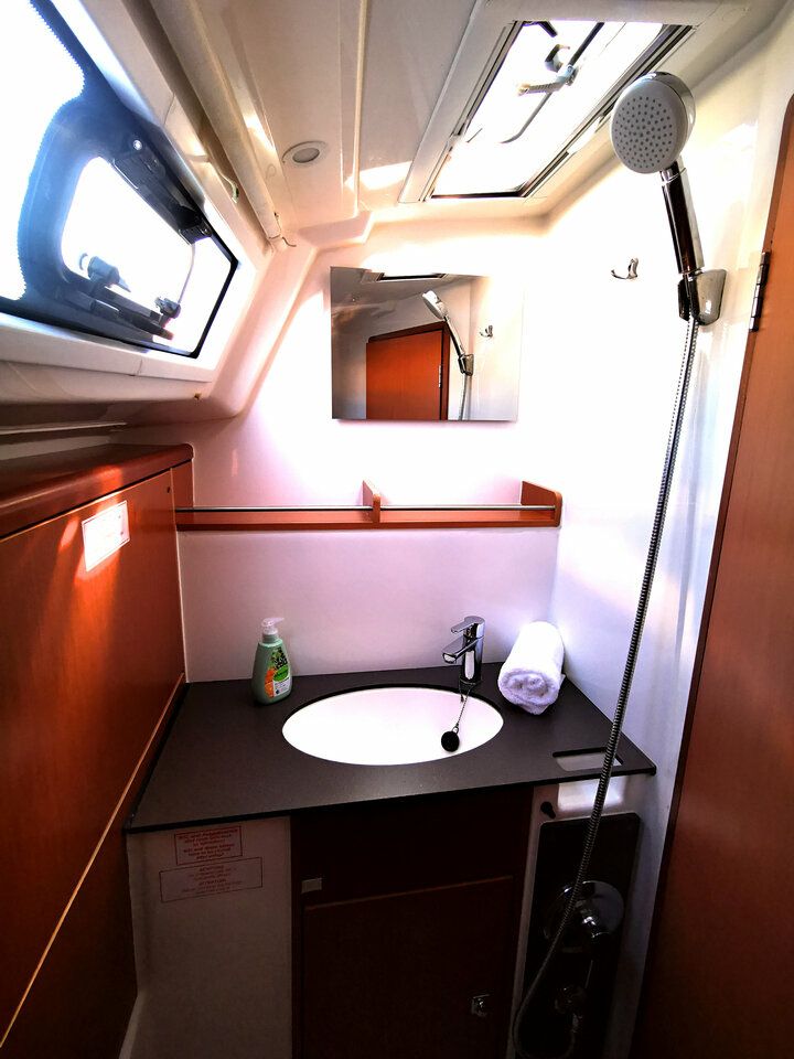 Bavaria Cruiser 37 | Maci