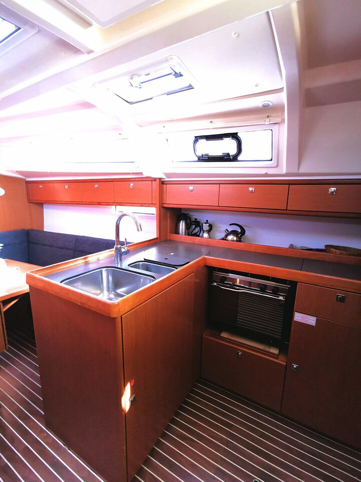 Bavaria Cruiser 37 | Maci