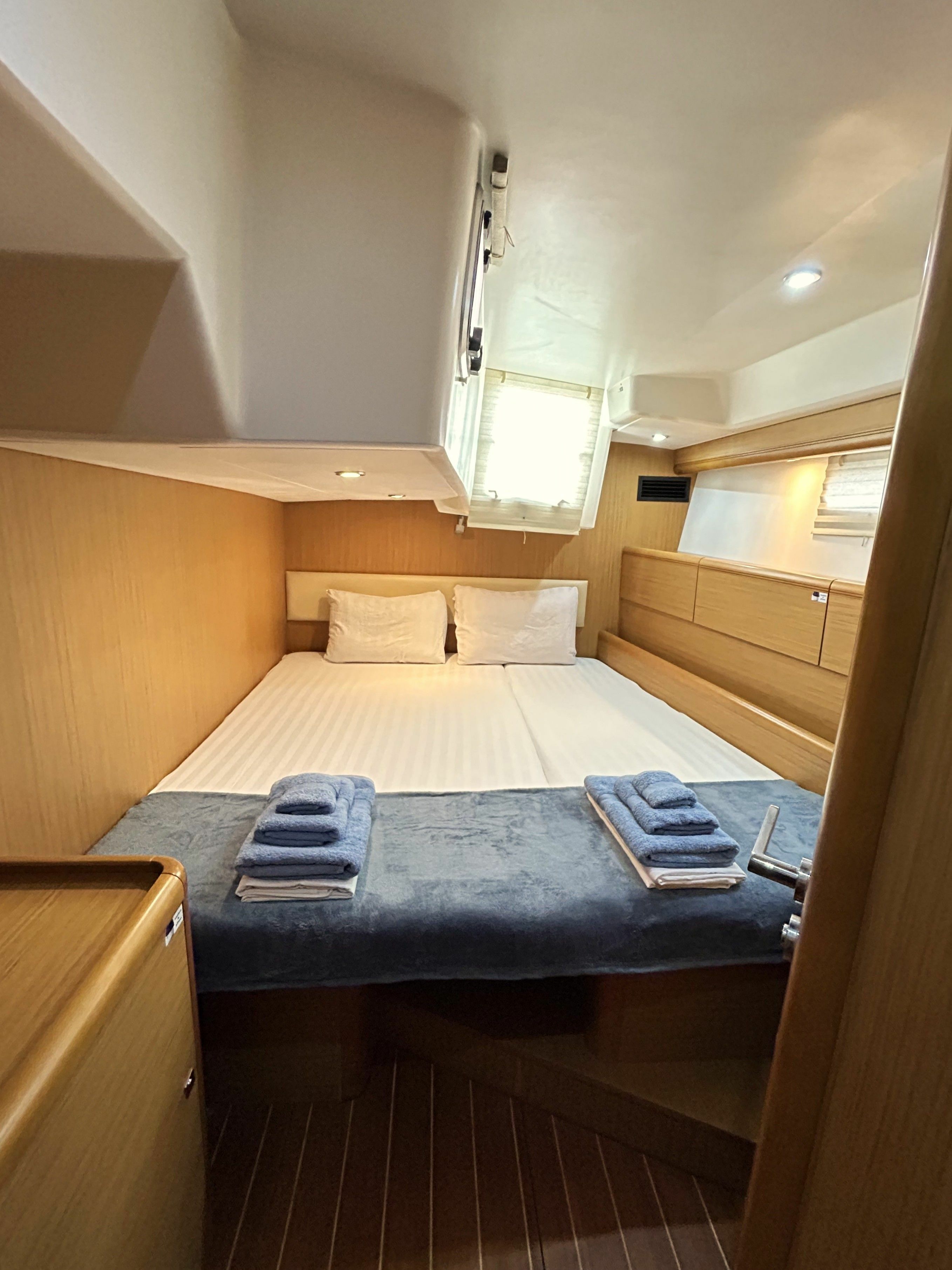 Jeanneau 57 | Messenger