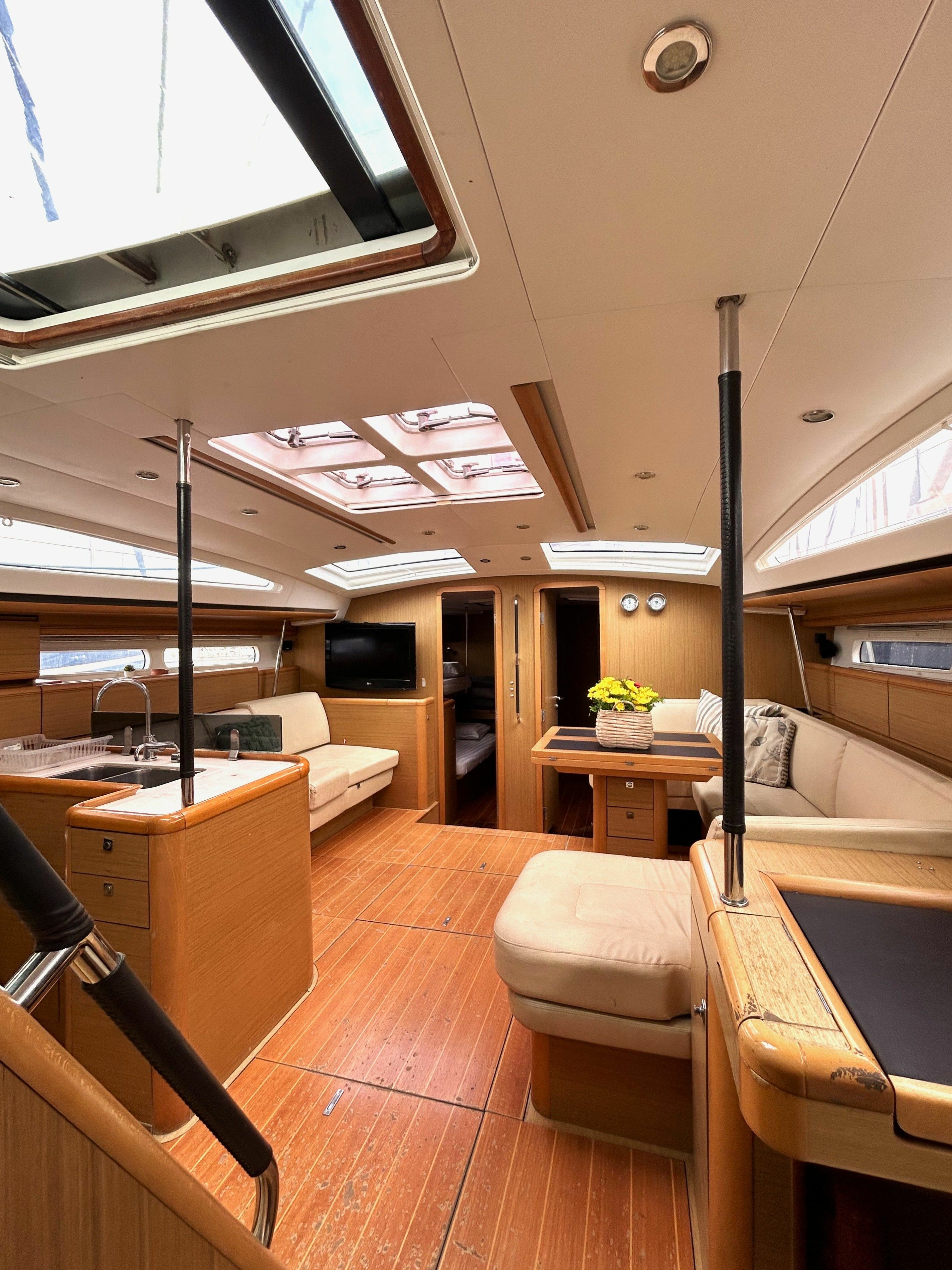 Jeanneau 57 | Messenger