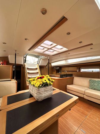 Jeanneau 57 | Messenger