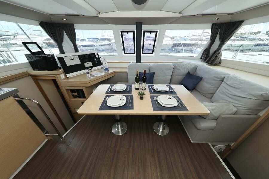 Fountaine Pajot Lucia 40 | Luce