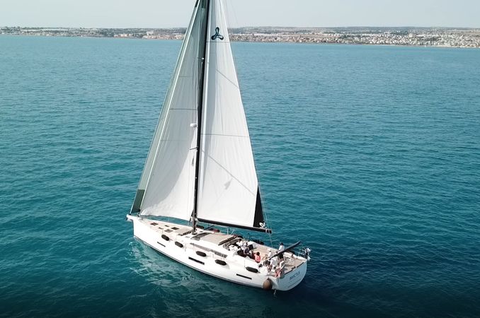 Dufour 56 | Invictus