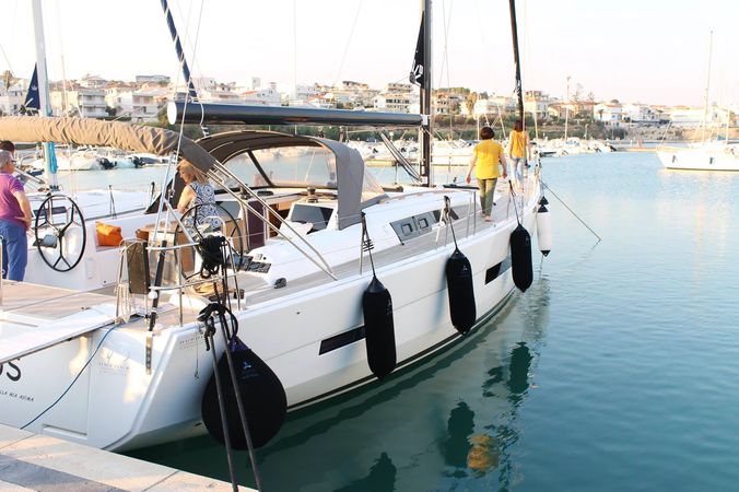 Dufour 56 | Invictus