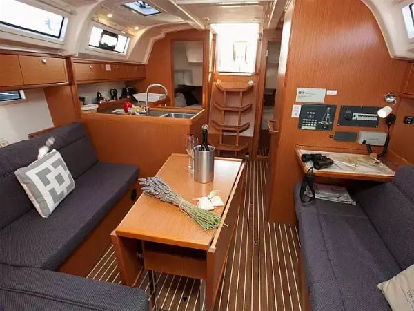 Bavaria Cruiser 37 | Gospoja